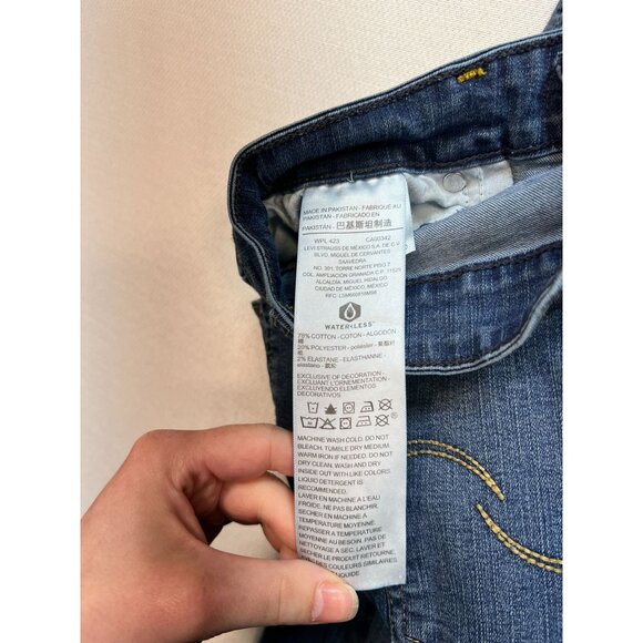 Levis Gold Signature Mid Rise Skinny Jeans Mens 32Wx30L Blue Denim Medium Wash - Picture 3 of 10